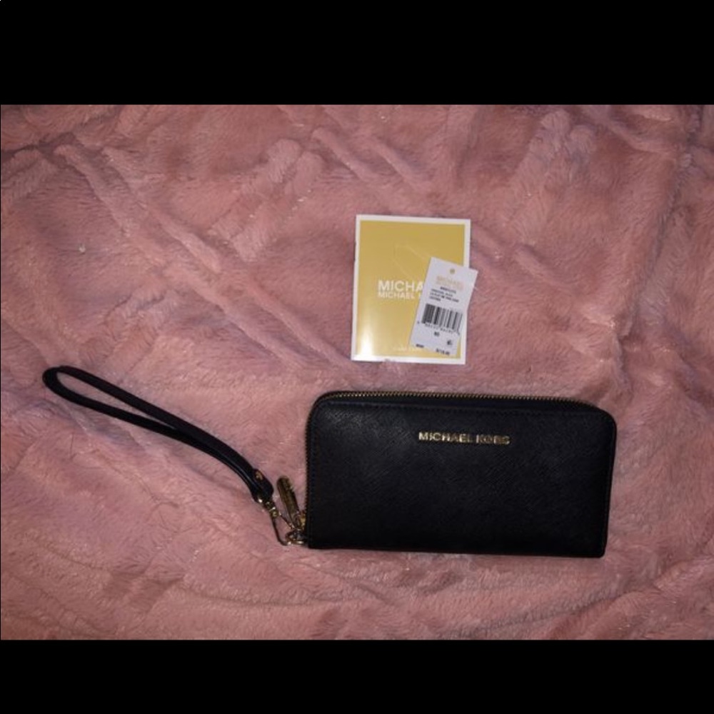 Black Michael Kors Wallet Wristlet